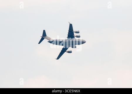 Chicago, USA. August 2025. Proberäume für die Chicago Air and Water Show sind am 15. August 2025 in der Nordseite von Chicago, Illinois, zu sehen. Die Air & Water Show wird von der Stadt Chicago präsentiert und ist die größte kostenlose Show ihrer Art in den USA. (Foto: Alexandra Buxbaum/SIPA USA) Credit: SIPA USA/Alamy Live News Stockfoto