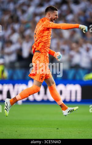 Guglielmo Vicario von Tottenham Hotspur FC feiert während des UEFA Super Cup 2025 zwischen Paris Saint-Germain FC und Tottenham Hotspur FC. Stockfoto