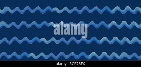 Blaue Aquarelllinien, die in horizontalen Reihen auf dunkelblauem Hintergrund angeordnet sind. Handbemalte Wellenelemente, perfekt für marineblaues Design Stockfoto