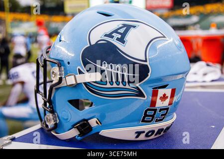 Edmonton, Kanada. August 2025. Der Fußballhelm von Toronto Argonaut (83) David Ungerer, der während der regulären CFL-Saison im Commonwealth Stadium zu sehen war. Endpunktzahl Edmonton Elks (3-7) : Toronto Argonauts (2-8) Credit: SOPA Images Limited/Alamy Live News Stockfoto