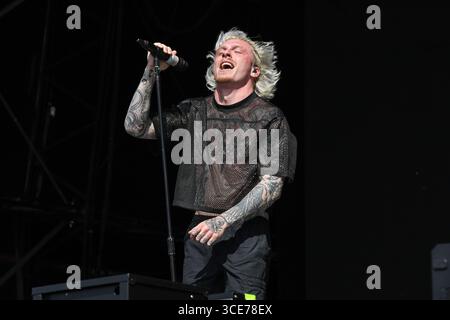 UK. August 2025. DERBYSHIRE, ENGLAND - 08. AUGUST: Marc 'Zelli' Zellweger von 'Paleface Swiss' tritt am 08. August 2025 im Bloodstock Open Air, Catton Park in Derbyshire auf.CAP/MAR © MAR/Capital Pictures Credit: Capital Pictures/Alamy Live News Stockfoto