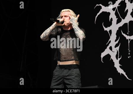 UK. August 2025. DERBYSHIRE, ENGLAND - 08. AUGUST: Marc 'Zelli' Zellweger von 'Paleface Swiss' tritt am 08. August 2025 im Bloodstock Open Air, Catton Park in Derbyshire auf.CAP/MAR © MAR/Capital Pictures Credit: Capital Pictures/Alamy Live News Stockfoto