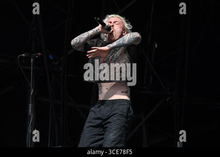 UK. August 2025. DERBYSHIRE, ENGLAND - 08. AUGUST: Marc 'Zelli' Zellweger von 'Paleface Swiss' tritt am 08. August 2025 im Bloodstock Open Air, Catton Park in Derbyshire auf.CAP/MAR © MAR/Capital Pictures Credit: Capital Pictures/Alamy Live News Stockfoto