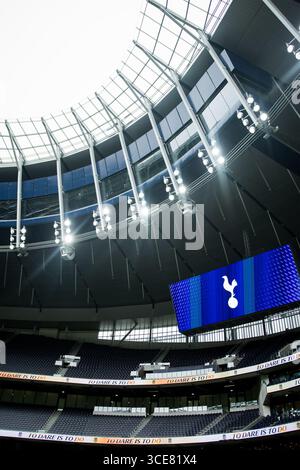 London, Großbritannien. August 2025. London, England, 16. August 2025: Stadion vor dem Spiel der Premier League zwischen Tottenham Hotspur und Burnley im Tottenham Hotspur Stadium in London. (Foto: Pedro Porru/Sports Press Photo/SPP) Credit: SPP Sport Press Photo. /Alamy Live News Stockfoto