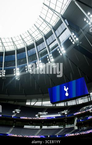 London, Großbritannien. August 2025. London, England, 16. August 2025: Stadion vor dem Spiel der Premier League zwischen Tottenham Hotspur und Burnley im Tottenham Hotspur Stadium in London. (Foto: Pedro Porru/Sports Press Photo/SPP) Credit: SPP Sport Press Photo. /Alamy Live News Stockfoto