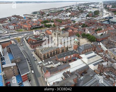 areal Views of Hull Minster ist eine anglikanische Kirche im Zentrum von Hull. Die Kirche hieß Holy Trinity Church. East Riding of Yorkshire, England Stockfoto