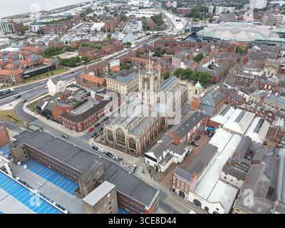 areal Views of Hull Minster ist eine anglikanische Kirche im Zentrum von Hull. Die Kirche hieß Holy Trinity Church. East Riding of Yorkshire, England Stockfoto