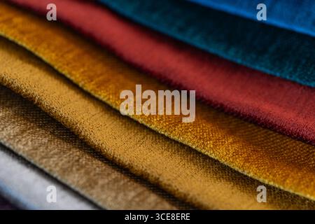 Diagonale Streifen mit farbenfroher Stoffstruktur Stockfoto