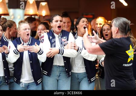 Die US-amerikanische Ilona Maher und ihre Teamkollegen bei einer Begrüßungszeremonie im Rathaus in Sunderland vor der Rugby-Weltmeisterschaft der Frauen, die am Freitag beginnt. Bilddatum: Samstag, 16. August 2025. Stockfoto
