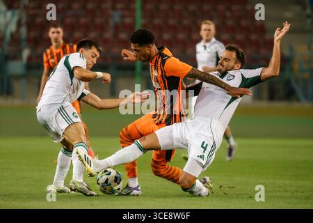 Vinicius Tobias da Silva von Shakhtar und Pedro Chirivella von Panathinaikos wurden während des Spiels der UEFA Europa League FC Shakhtar Donetsk gegen den FC Pa in Aktion genommen Stockfoto