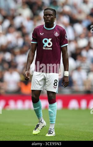 LONDON, UK - 16. August 2025: Lesley Ugochukwu aus Burnley während des Premier League-Spiels zwischen Tottenham Hotspur FC und Burnley FC im Tottenham Hotspur Stadium (Foto: Craig Mercer/ Alamy Live News) Stockfoto