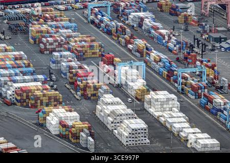Seattle, Washington - 12. Juli 2015: Hafen- und Industrieterminals an der Seattle Waterfront Stockfoto