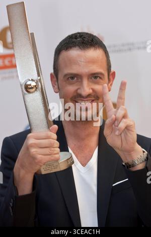 Preisträger Till Brönner Newcomer des Jahres National - in der Kulisse der Gläsernen Manufaktur von Volkswagen in Dresden fand am 17.06.2011 die Preisverleihung des ECHO Jazz 2011 statt. Der ECHO Jazz wird regulär in 31 Kategorien vom Bundesverband der Musikindustrie e.V. vergeben. Der Mitteldeutsche Rundfunk überträgt die Show am 18. Juni 2011 ab 23:00 Uhr. Der Radiosender MDR Figaro sendet am 20. Juni 2011 ab 20:05 Uhr. Kultur, Event *** Preisträger bis Brönner Newcomer of the Year National die ECHO Jazz 2011 Preisverleihung fand im Rahmen der Volkswagen Transparent Factory in statt Stockfoto