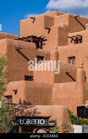 Inn and Spa at Loretto luxus hotel Gebäude im Adobe Stil, Santa Fe, Santa Fe County, New Mexico, USA Stockfoto