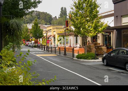 University Village Outdoor Lifestyle Shopping Center, Seattle, King County, Washington, USA Stockfoto
