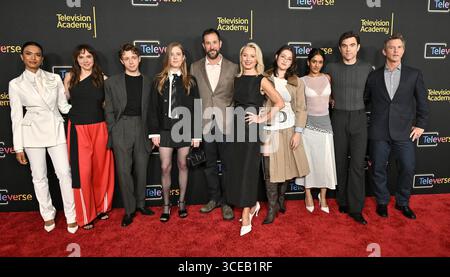 Los Angeles, USA. August 2025. Supra Ganesh, Fiona Dourif, Gerran Howell, Taylor Dearden, Noah Wyle, Katherine LaNasa, Isa Briones, Shabana Azeez, Patrick Ball und Shawn Hatosy kommen am 16. August 2025 in Los Angeles, CA. © LISA OConnor/AFF-USA.com Credit: AFF/Alamy Live News Stockfoto