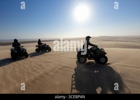 Quad-Radtouren in den Sanddünen in Shipwreck Lodge - Skeleton Coast National Park, Namibia, Afrika Stockfoto