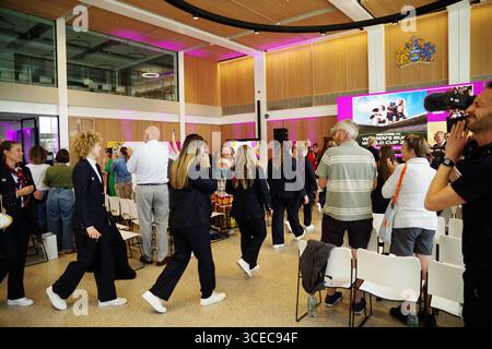 Sunderland, England, 16. August 2025. Das englische Team, das in die Weltmeisterschaft der Frauen einsteigt, begrüßt die Veranstaltung im Rathaus von Sunderland. Quelle: Colin Edwards/Alamy Live News Stockfoto