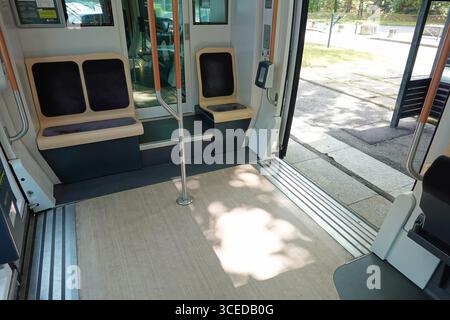 Nantes, Straßenbahn Citadis X05 // Nantes, Modern Tramway Citadis X05 Stockfoto