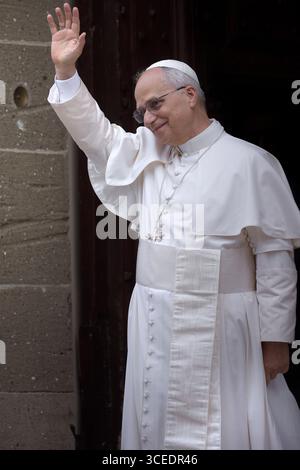 ROM, ITALIEN - 16. AUGUST: Papst Leo XIV. Beim Angelusgebet vor seiner Sommerresidenz in Castel Gandolfo, 16. August 2025 Stockfoto