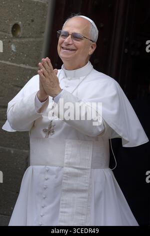 ROM, ITALIEN - 16. AUGUST: Papst Leo XIV. Beim Angelusgebet vor seiner Sommerresidenz in Castel Gandolfo, 16. August 2025 Stockfoto