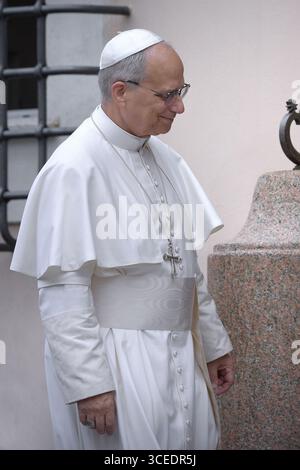 ROM, ITALIEN - 16. AUGUST: Papst Leo XIV. Beim Angelusgebet vor seiner Sommerresidenz in Castel Gandolfo, 16. August 2025 Stockfoto