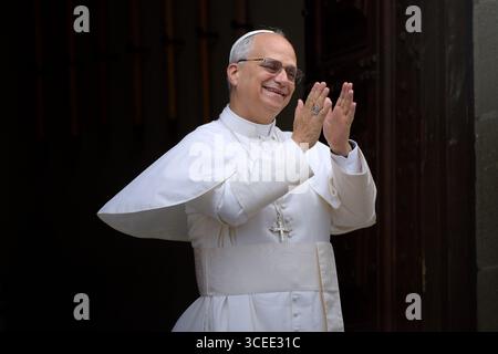 ROM, ITALIEN - 16. AUGUST: Papst Leo XIV. Beim Angelusgebet vor seiner Sommerresidenz in Castel Gandolfo, 16. August 2025 Stockfoto