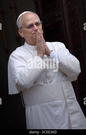 ROM, ITALIEN - 16. AUGUST: Papst Leo XIV. Beim Angelusgebet vor seiner Sommerresidenz in Castel Gandolfo, 16. August 2025 Stockfoto