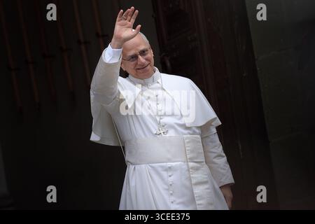 ROM, ITALIEN - 16. AUGUST: Papst Leo XIV. Beim Angelusgebet vor seiner Sommerresidenz in Castel Gandolfo, 16. August 2025 Stockfoto