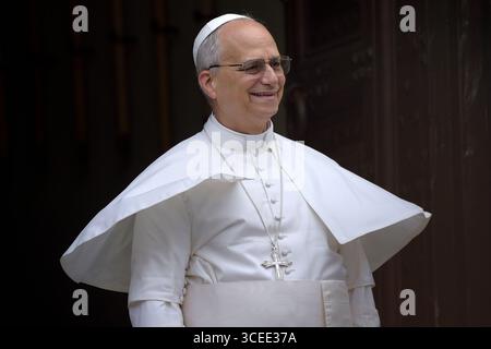 ROM, ITALIEN - 16. AUGUST: Papst Leo XIV. Beim Angelusgebet vor seiner Sommerresidenz in Castel Gandolfo, 16. August 2025 Stockfoto