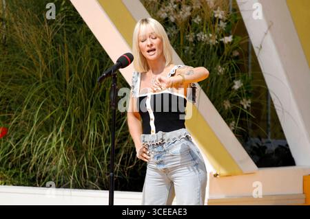 Christin stark in der ARD-TV-Show immer wieder Sonntags im Europa-Park. Rust, 17.08.2025 *** Christin stark in der ARD-Fernsehsendung immer wieder Sonntags im Europa Park Rust, 17 08 2025 Foto:xAgenturxWehnertx/xGränzdörferx/xFuturexImagex sonntags1708 5895 Stockfoto
