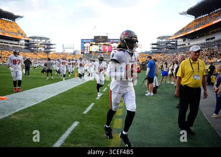 Pittsburgh, Pennsylvania, USA. August 2025. 16. August 2025: Teddy Bridgewater #16 beim Vorsaisonspiel der Pittsburgh Steelers und Tampa Bay Buccaneers im Acrisure Stadium in Pittsburgh, PA. Brook Ward/scheinbare Media Group (Kreditbild: © AMG/AMG via ZUMA Press Wire) NUR REDAKTIONELLE VERWENDUNG! Nicht für kommerzielle ZWECKE! Stockfoto