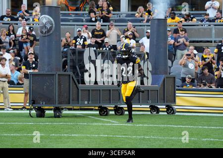 Pittsburgh, Pennsylvania, USA. August 2025. 16. August 2025: Juan Thornhill #22 16. August 2025: Während des Vorsaisonspiels der Pittsburgh Steelers und Tampa Bay Buccaneers im Acrisure Stadium in Pittsburgh, PA. Brook Ward/scheinbare Media Group (Kreditbild: © AMG/AMG via ZUMA Press Wire) NUR REDAKTIONELLE VERWENDUNG! Nicht für kommerzielle ZWECKE! Stockfoto