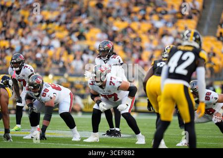 Pittsburgh, Pennsylvania, USA. August 2025. 16. August 2025: Teddy Bridgewater #16 beim Vorsaisonspiel der Pittsburgh Steelers und Tampa Bay Buccaneers im Acrisure Stadium in Pittsburgh, PA. Brook Ward/scheinbare Media Group (Kreditbild: © AMG/AMG via ZUMA Press Wire) NUR REDAKTIONELLE VERWENDUNG! Nicht für kommerzielle ZWECKE! Stockfoto
