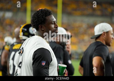 Pittsburgh, Pennsylvania, USA. August 2025. 16. August 2025: DK Metcalf #4 beim Vorsaisonspiel der Pittsburgh Steelers und Tampa Bay Buccaneers im Acrisure Stadium in Pittsburgh, PA. Brook Ward/scheinbare Media Group (Kreditbild: © AMG/AMG via ZUMA Press Wire) NUR REDAKTIONELLE VERWENDUNG! Nicht für kommerzielle ZWECKE! Stockfoto