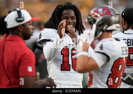 Pittsburgh, Pennsylvania, USA. August 2025. 16. August 2025: Teddy Bridgewater #16 beim Vorsaisonspiel der Pittsburgh Steelers und Tampa Bay Buccaneers im Acrisure Stadium in Pittsburgh, PA. Brook Ward/scheinbare Media Group (Kreditbild: © AMG/AMG via ZUMA Press Wire) NUR REDAKTIONELLE VERWENDUNG! Nicht für kommerzielle ZWECKE! Stockfoto