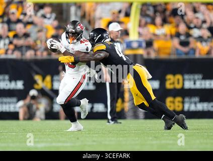 Pittsburgh, Pennsylvania, USA. August 2025. 16. August 2025: Owen Wright #49 beim Vorsaisonspiel der Pittsburgh Steelers und Tampa Bay Buccaneers im Acrisure Stadium in Pittsburgh, PA. Brook Ward/scheinbare Media Group (Kreditbild: © AMG/AMG via ZUMA Press Wire) NUR REDAKTIONELLE VERWENDUNG! Nicht für kommerzielle ZWECKE! Stockfoto