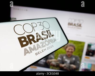 Deutschland. August 2025. In dieser Abbildung ist ein Smartphone mit dem Logo der UN-Klimakonferenz COP30 in Brasilien auf dem Bildschirm vor der Website zu sehen. (Foto von Timon Schneider/SOPA Images/SIPA USA) *** ausschließlich für redaktionelle Nachrichten *** Credit: SIPA USA/Alamy Live News Stockfoto