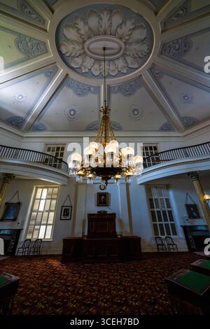 Montgomery, AL, USA - 9. Oktober 2024: Der große Versammlungssaal der Senatskammer im Alabama State House Stockfoto
