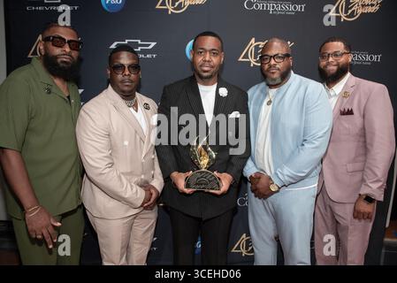 Nashville, Usa. August 2025. Männer von Prayze, im Pressebereich während der 40. Jährlichen Stellar Awards am 15. August 2025 im National Museum of African American Music in Nashville, TN. (Foto: Mike Ware/SIPA USA) Credit: SIPA USA/Alamy Live News Stockfoto