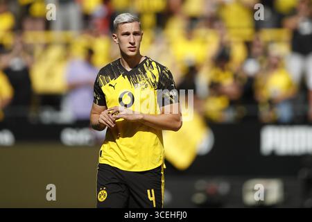 DORTMUND - Nico Schlotterbeck von Borussia Dortmund während eines Freundschaftsspiels zwischen Borussia Dortmund und Juventus im Signal Iduna Park Stadion am 10. August 2025 in Dortmund. ANP | Hollandse Hoogte | BART STOUTJESDIJK Stockfoto
