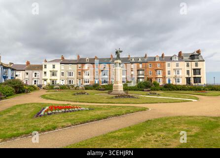 Victorian Houses Cliff Terrace, Redheugh Gardens war Memorial, Hartlepool Headland, County Durham, England, Großbritannien Stockfoto