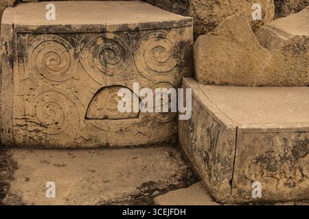 Dekorative Spiralelemente, Megalithtempel von Hal Tarxien, 3250-2500 v. Chr., UNESCO-Weltkulturerbe, Tarxien, Malta Stockfoto