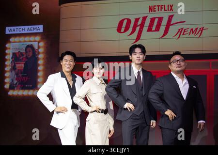 Jin Sun-Kyu, Bang Hyo-Rin, Cho Hyun-Chul und Lee Hae-Young, 18. August 2025: (L-R) die Mitglieder Jin Sun-Kyu, Bang Hyo-Rin, Cho Hyun-Chul und Lee Hae-Young nehmen an einer Pressekonferenz für Netflix's neue Serie Aema in Seoul, Südkorea, Teil. Inspiriert vom Hit „Madame Aema“ aus dem Jahr 1982 dreht sich die sechsteilige Netflix-Originalserie um die Welt der koreanischen Filmindustrie der 1980er Jahre. Quelle: Lee Jae-won/AFLO/Alamy Live News Stockfoto