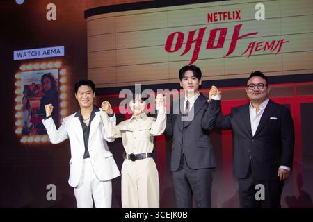 Jin Sun-Kyu, Bang Hyo-Rin, Cho Hyun-Chul und Lee Hae-Young, 18. August 2025: (L-R) die Mitglieder Jin Sun-Kyu, Bang Hyo-Rin, Cho Hyun-Chul und Lee Hae-Young nehmen an einer Pressekonferenz für Netflix's neue Serie Aema in Seoul, Südkorea, Teil. Inspiriert vom Hit „Madame Aema“ aus dem Jahr 1982 dreht sich die sechsteilige Netflix-Originalserie um die Welt der koreanischen Filmindustrie der 1980er Jahre. Quelle: Lee Jae-won/AFLO/Alamy Live News Stockfoto