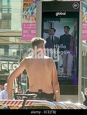 Glasgow, Schottland, Großbritannien. August 2025. Wetter in Großbritannien: Die Temperaturen steigen im Zentrum der Stadt in die Höhe. Credit Gerard Ferry/Alamy Live News Stockfoto