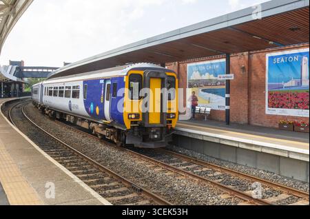 Northern Rail Class 156 Zug DMU 156463 am Bahnhofssteig, Hartlepool, County Durham, England, Vereinigtes Königreich Stockfoto