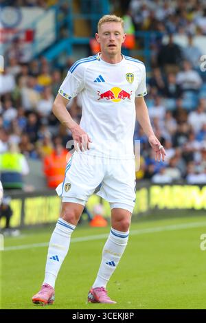 Leeds, Großbritannien. August 2025. Leeds United Sean Longstaff (8) während des Freundschaftsspiels Leeds United FC gegen Villarreal CF vor der Saison in Elland Road, Leeds, England, Großbritannien am 2. August 2025Credit: Lee Keuneke/Every Second Media Credit: Every Second Media/Alamy Live News Stockfoto