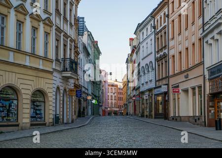 Leere Ostružnická-Straße in der Altstadt von Olomouc, Tschechien Stockfoto