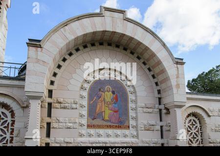 Jerusalem, Israel 31. Januar 2011: Außenansicht der Kirche St. Peter in Gallicantu, einer römisch-katholischen Kirche am Osthang von M. Stockfoto